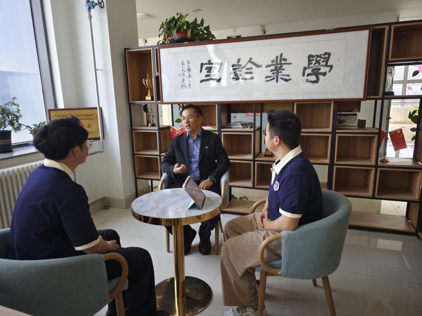 实践团首站来到兰州黄河风情线望河亭